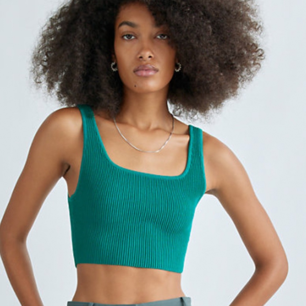 Aritzia Empress Green Sculpt Knit Squareneck Cropped Tank, size small